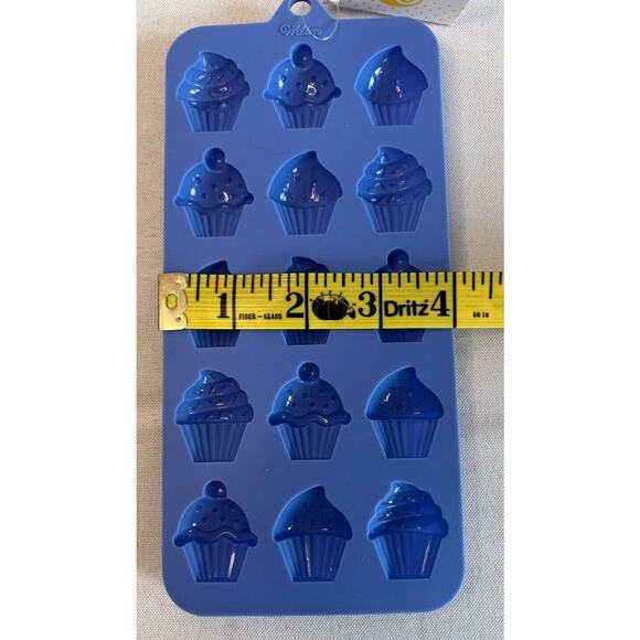 Wilton Silicone Candy Mold - Cupcakes - 15 ct Blue Mold - NWT - Picture 3 of 4